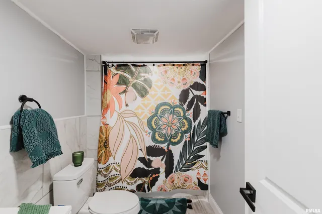 $168,000 | 1003 Jefferson Avenue, Johnston City, IL 62951