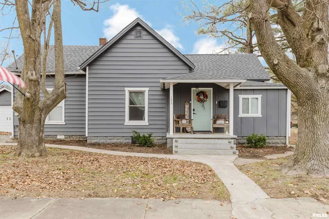 $168,000 | 1003 Jefferson Avenue, Johnston City, IL 62951