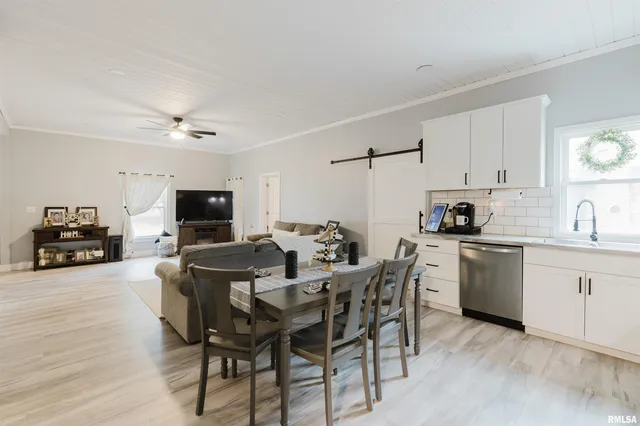 $168,000 | 1003 Jefferson Avenue, Johnston City, IL 62951