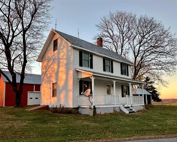 a view of a yard in front of a house