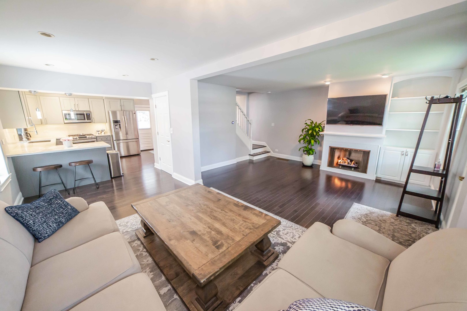 1924 Linden Avenue Park Ridge, IL 60068 - Photo 12 of 28 a living room with furniture and a flat screen tv