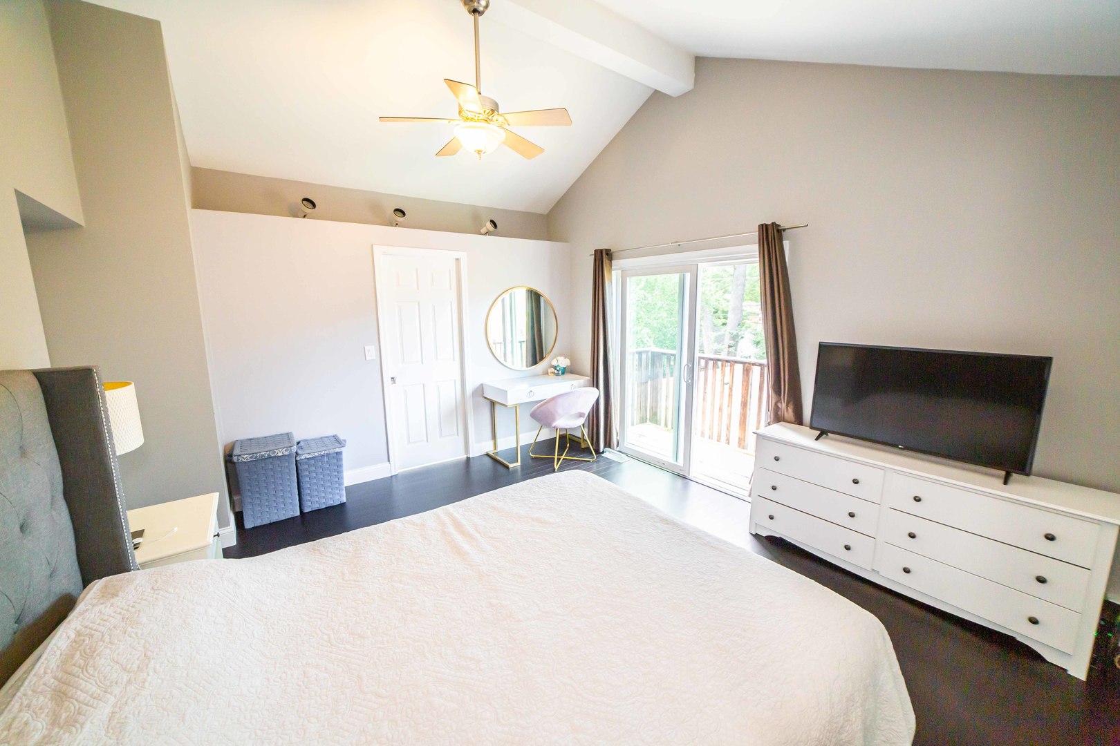 1924 Linden Avenue Park Ridge, IL 60068 - Photo 15 of 28 a bedroom with a bed and a flat screen tv