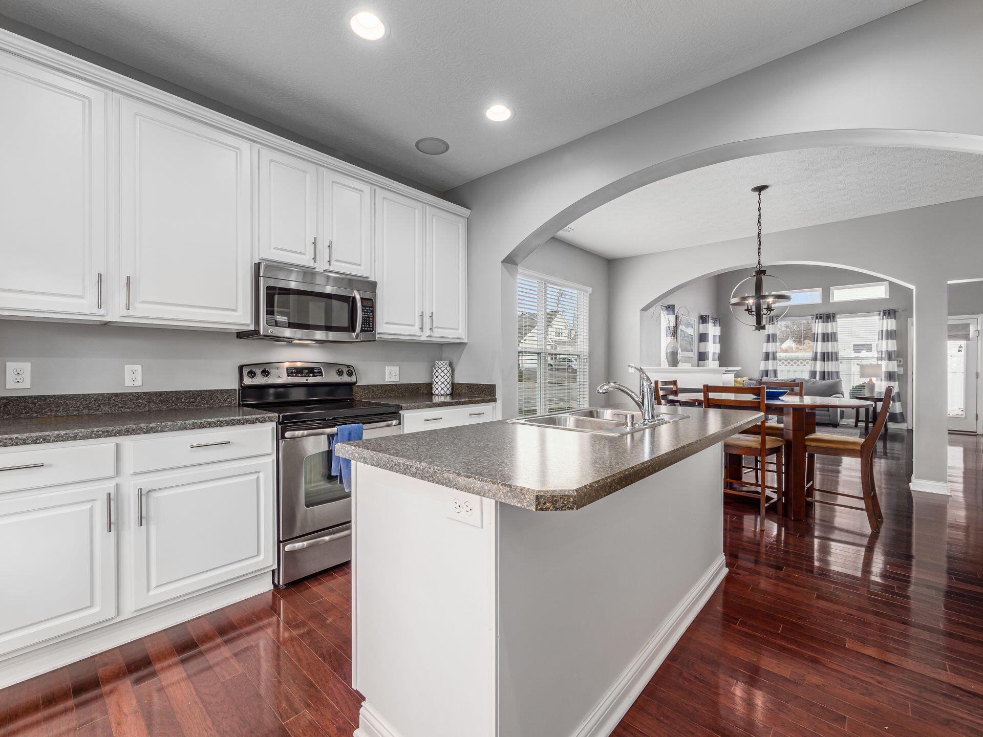 6176 Benon Road Westerville, OH 43081 - Photo 14 of 38 Kitchen