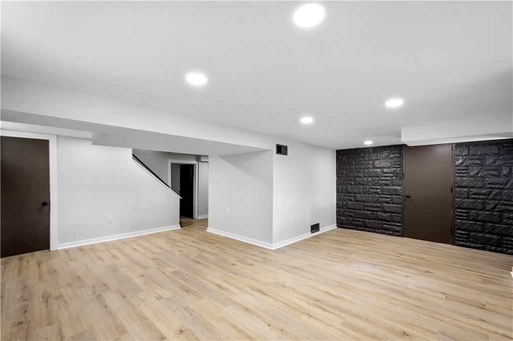 112 Eileen Drive Pittsburgh, PA 15227 - Photo 13 of 20