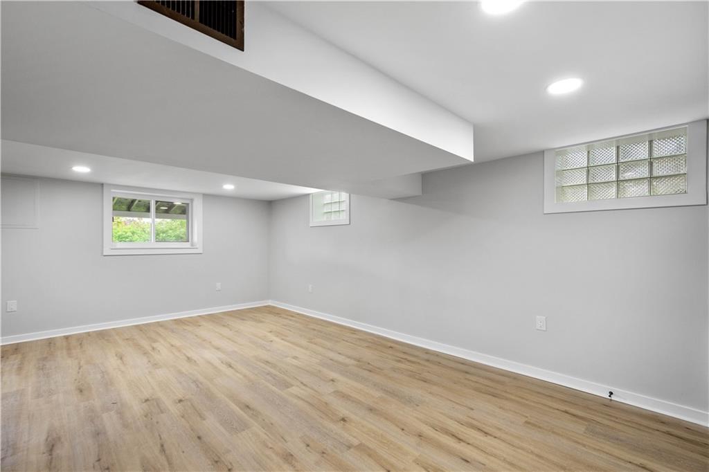 112 Eileen Drive Pittsburgh, PA 15227 - Photo 15 of 20