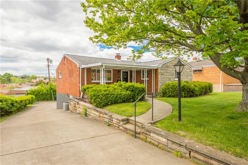 112 Eileen Drive Pittsburgh, PA 15227 - Photo 2 of 20