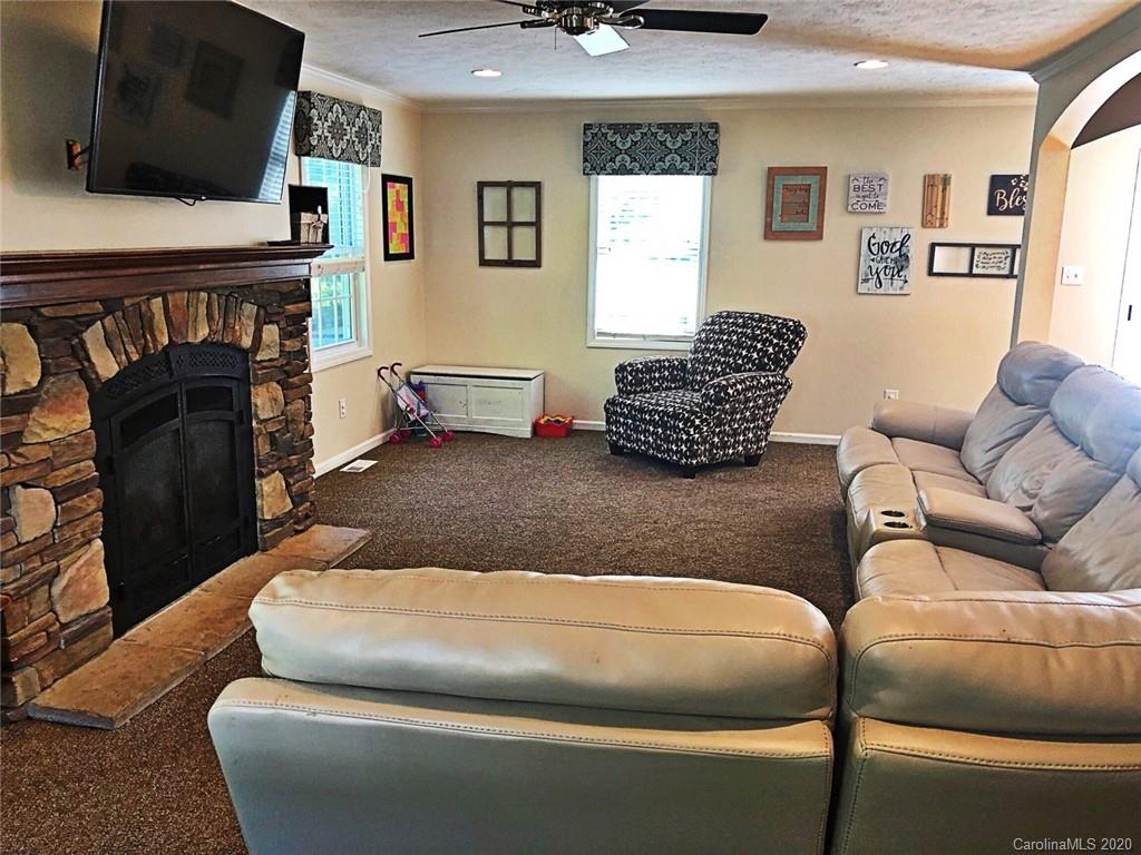 4430 Bennett Road Morganton, NC 28655 - Photo 7 of 44 Gallery Image 7