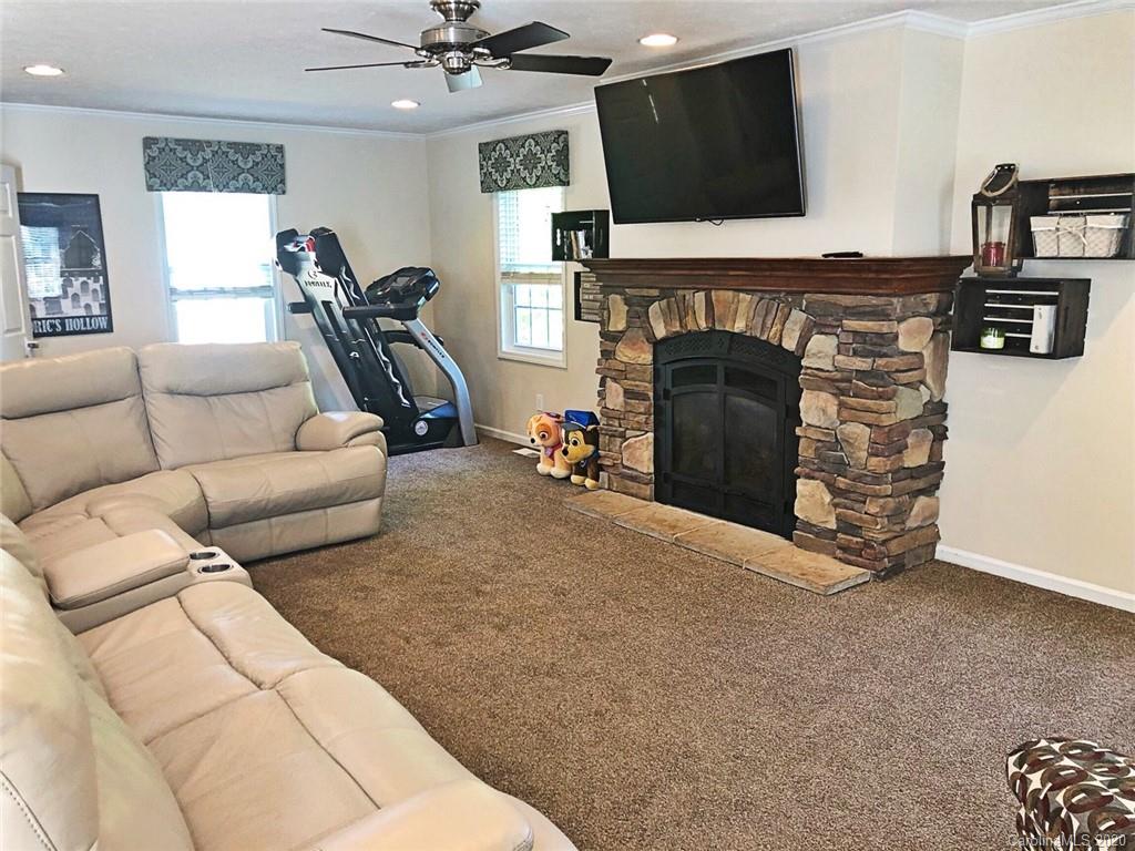 4430 Bennett Road Morganton, NC 28655 - Photo 8 of 44 Gallery Image 8