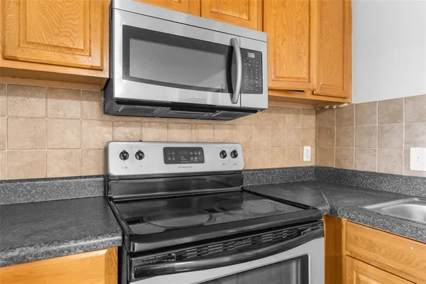 $2,000 | 11902 Oceanside Drive, Port Richey, FL 34668