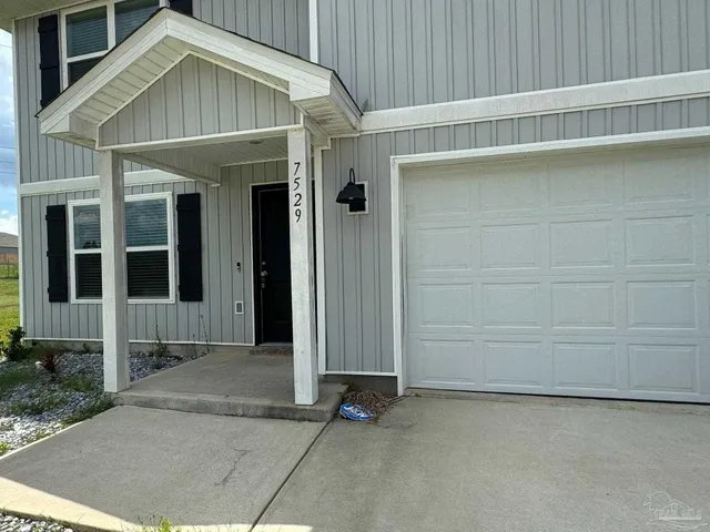 $2,495 | 7529 Steeplechase Boulevard, Pensacola, FL 32526