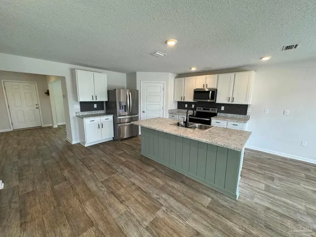 $2,495 | 7529 Steeplechase Boulevard, Pensacola, FL 32526