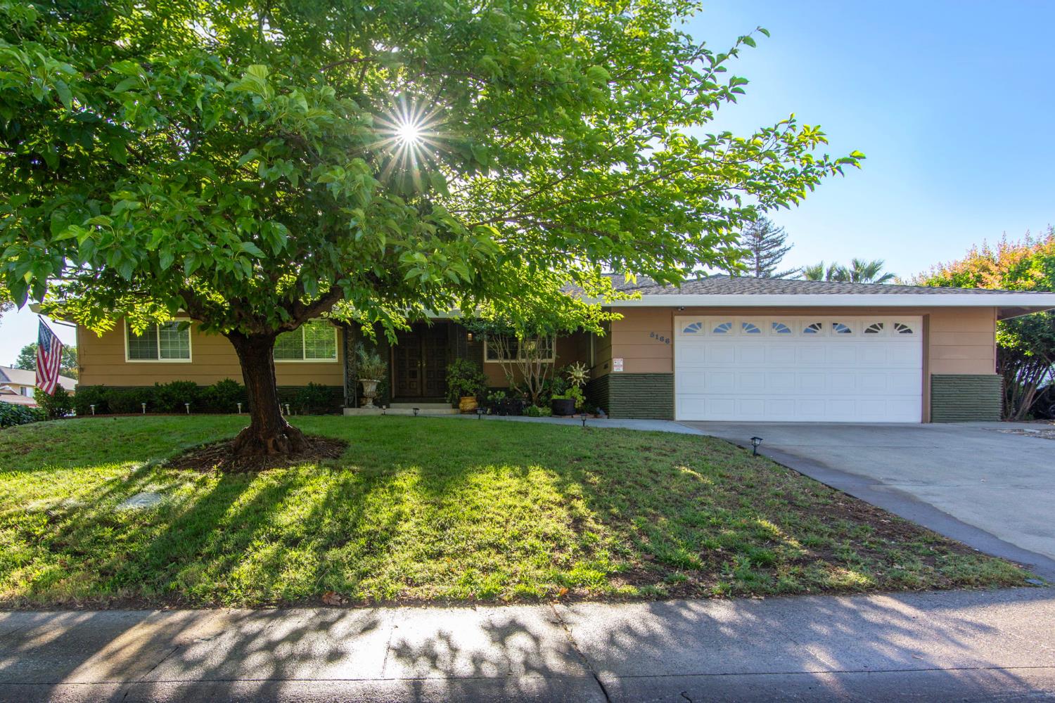5166 Kipp Way Carmichael, CA 95608 - Photo 2 of 50