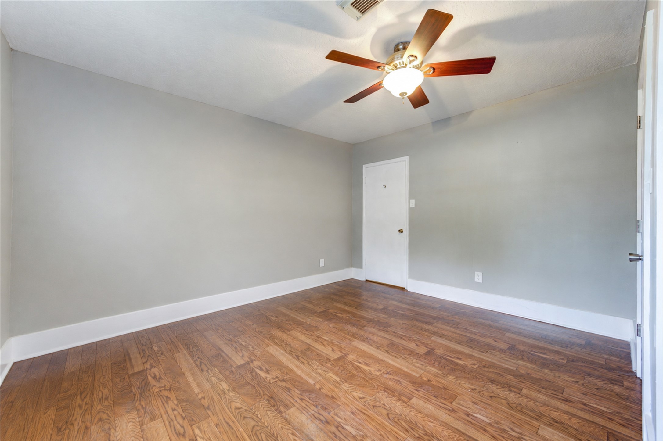4018 Blalock Road Houston, TX 77080 - Photo 20 of 35 Room 4