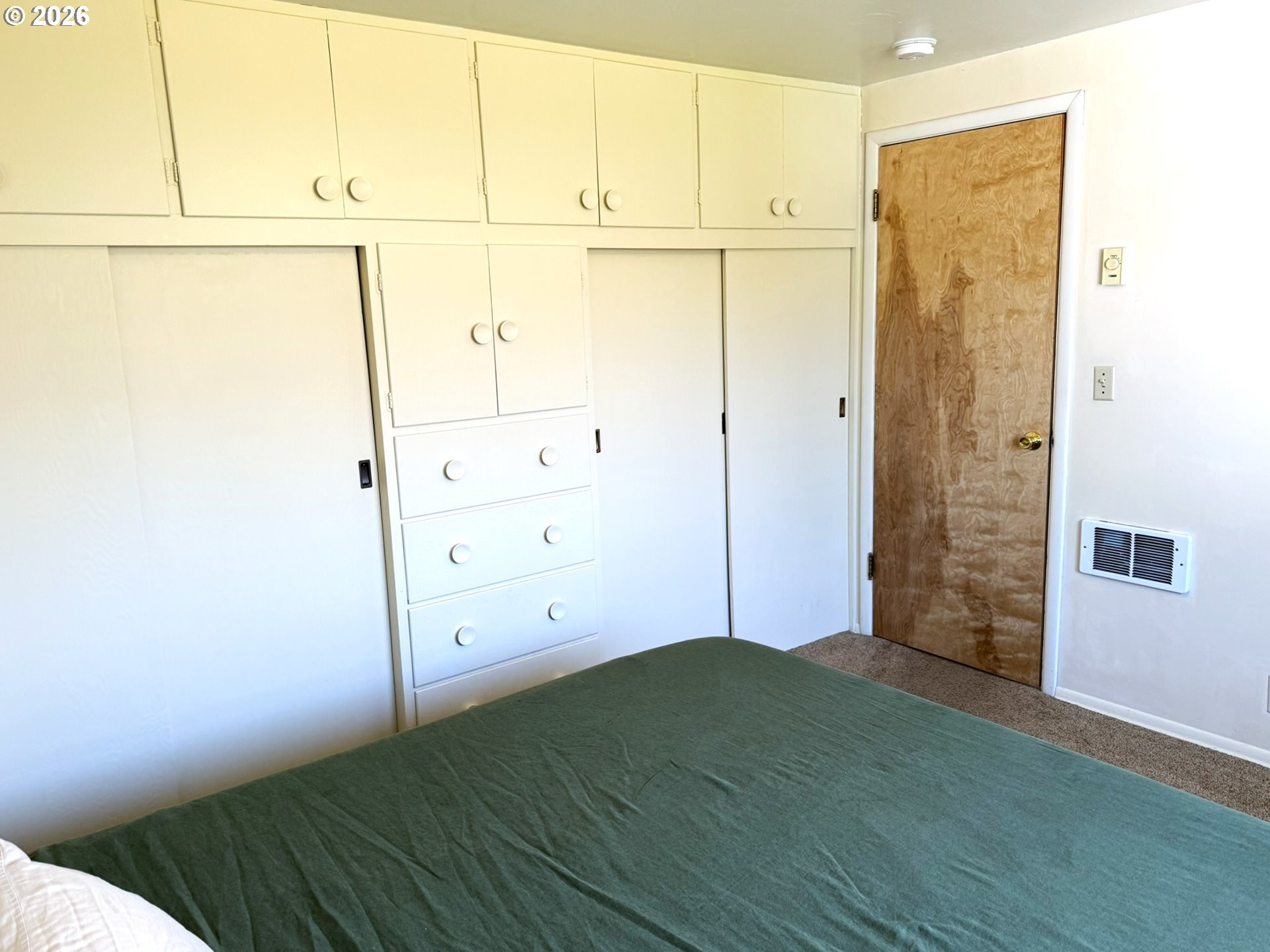 1179 6th Street Florence, OR 97439 - Photo 22 of 26 a view of an empty room