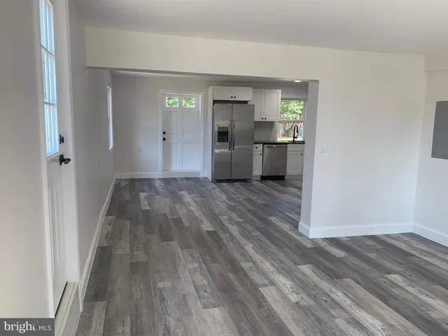 $349,999 | 276 Woodstown Daretown Road, Pilesgrove, NJ 08098