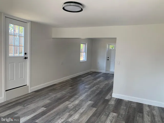 $349,999 | 276 Woodstown Daretown Road, Pilesgrove, NJ 08098