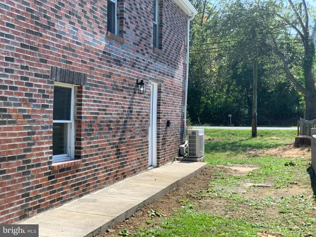 $349,999 | 276 Woodstown Daretown Road, Pilesgrove, NJ 08098