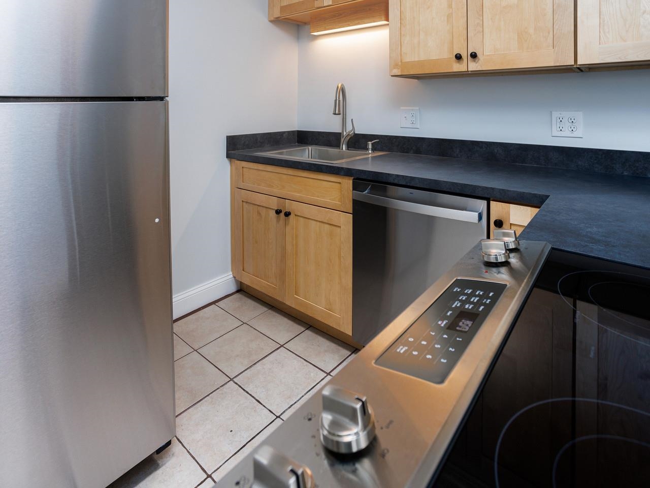 92 Quarry Hill Road, Unit 11 South Burlington, VT 05403 - Photo 10 of 23
