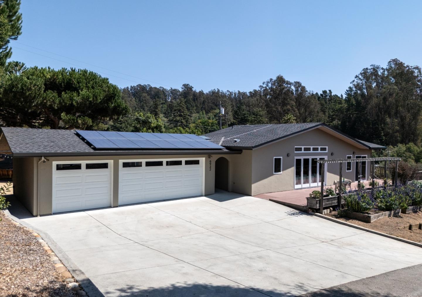 6932 Freedom Boulevard Aptos, CA 95003 - Photo 3 of 49 a house view with a garden space