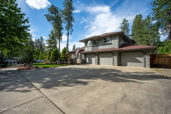 $989,000 | 5231 East River Place, Post Falls, ID 83854