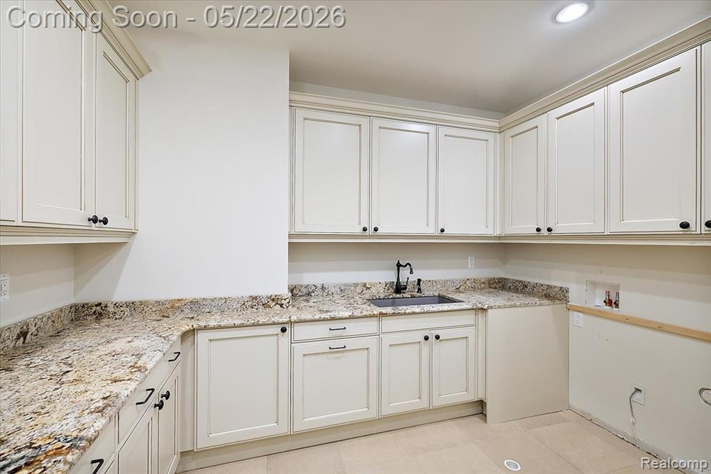 6250 Walnut Lake Road West Bloomfield, MI 48323 - Photo 46 of 48