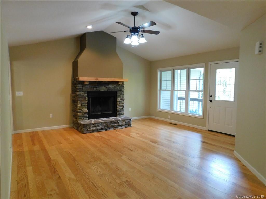 85 Doe Run Road Hendersonville, NC 28792 - Photo 3 of 25 Gallery Image 3