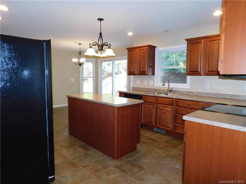 85 Doe Run Road Hendersonville, NC 28792 - Photo 8 of 25 Gallery Image 8