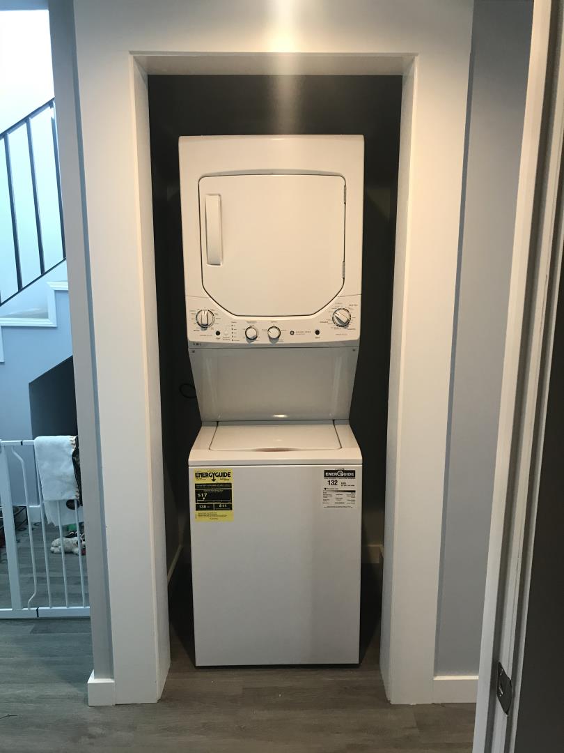 1132 85th Avenue Oakland, CA 94621 - Photo 17 of 28 a utility room with dryer and washer