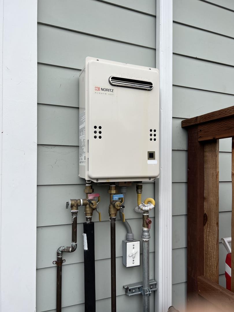 1132 85th Avenue Oakland, CA 94621 - Photo 23 of 28 a view of washer and dryer
