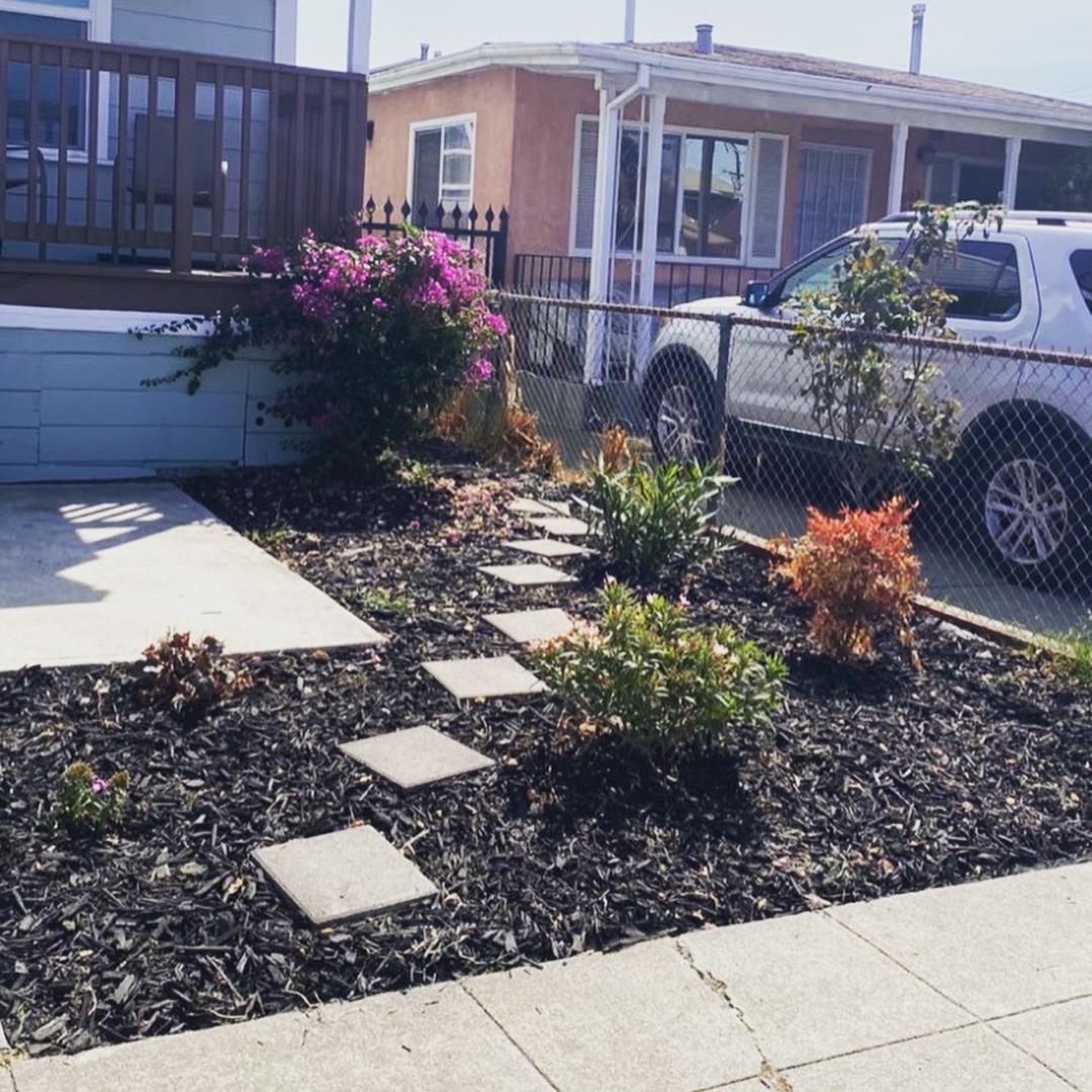 1132 85th Avenue Oakland, CA 94621 - Photo 3 of 28 a view of a backyard