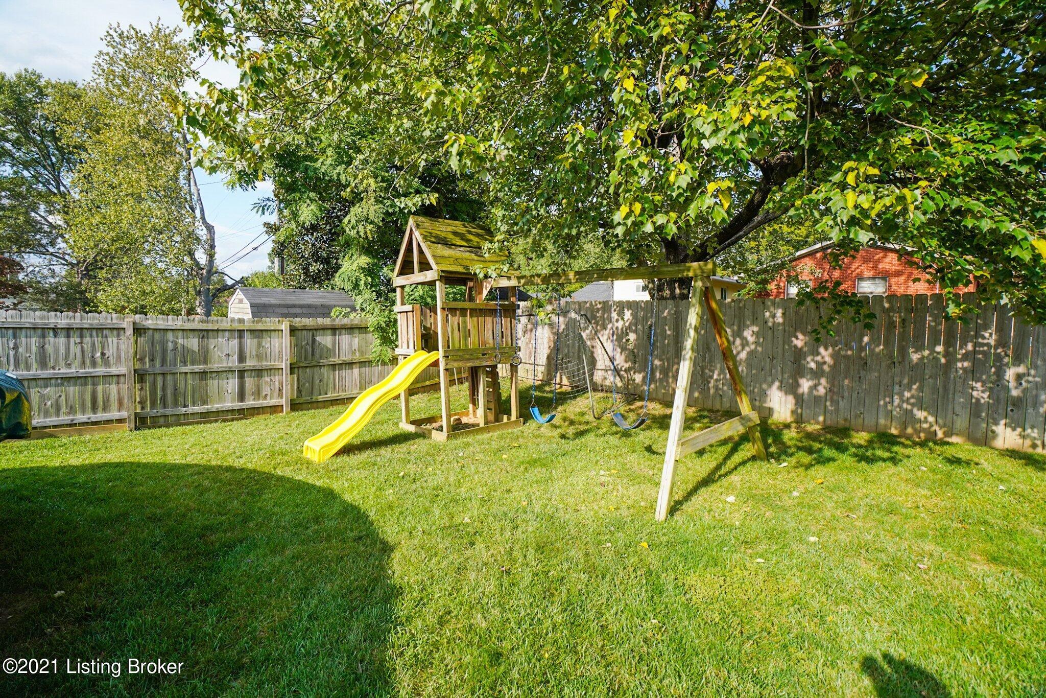 2939 Sheldon Road Louisville, KY 40218 - Photo 34 of 35 (34) Yard 3