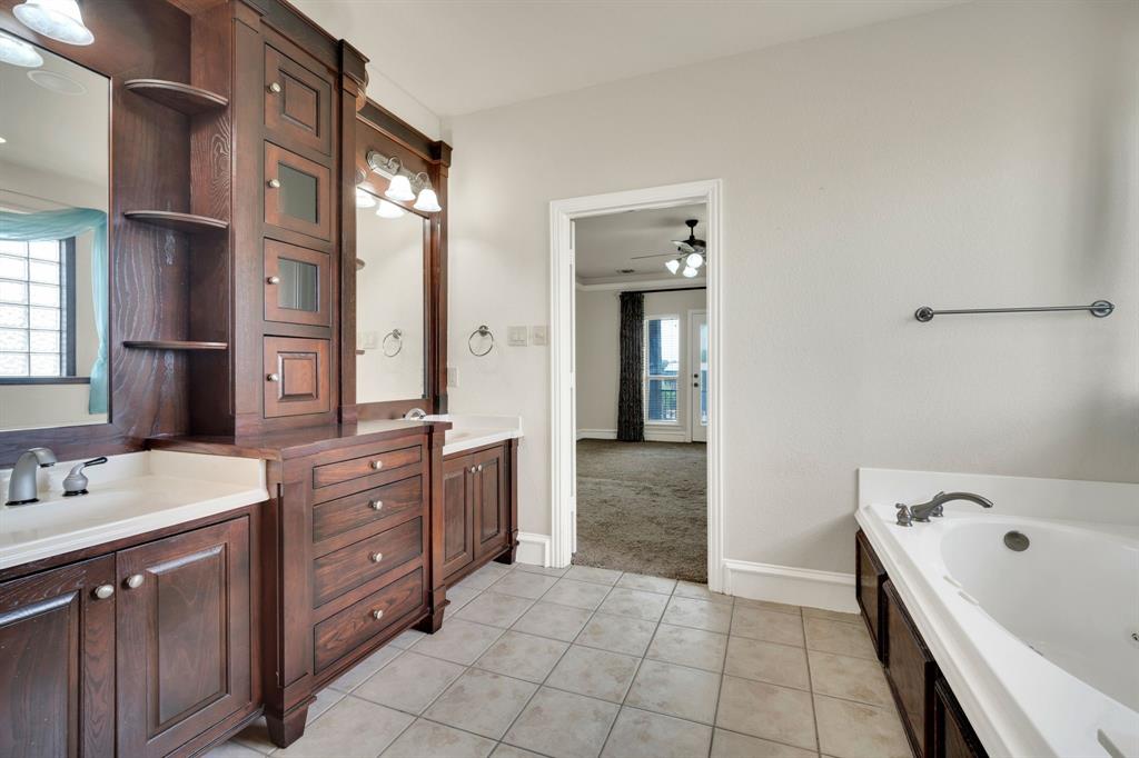 241 Cody Road Ennis, TX 75119 - Photo 20 of 40