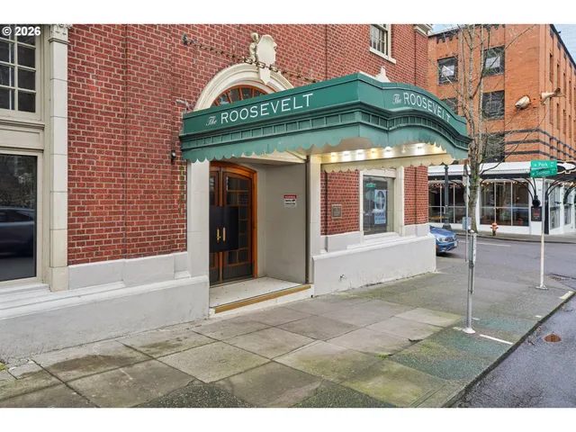 $174,000 | 1005 Southwest Park Avenue, Unit 703, Portland, OR 97205