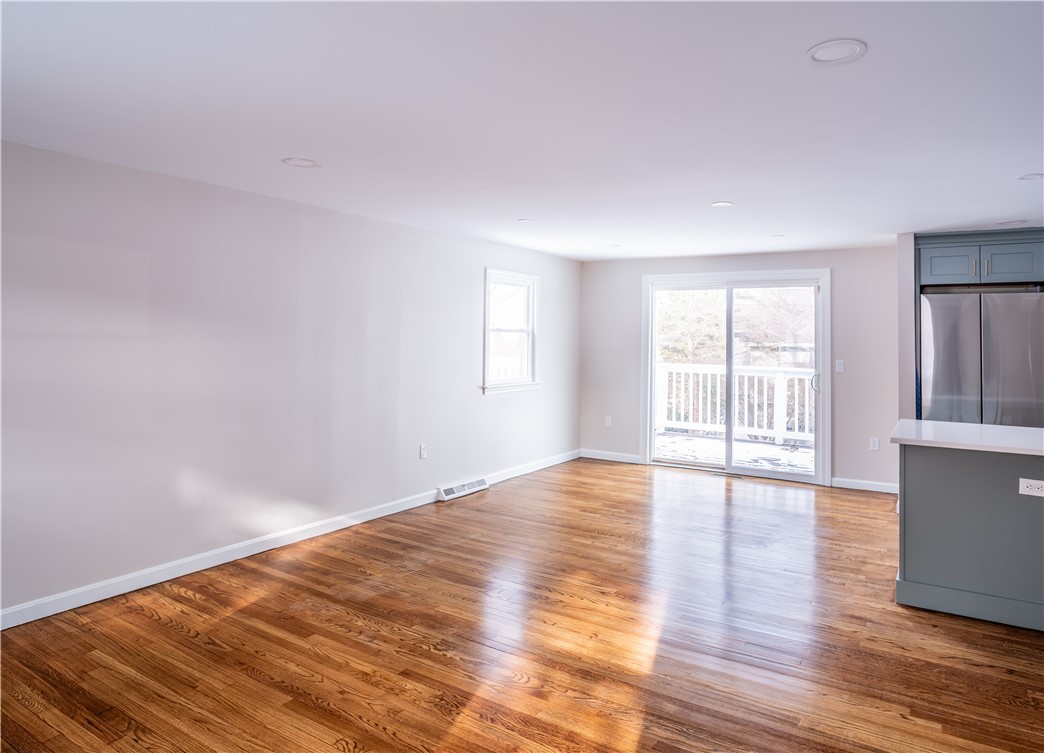 123 Cowesett Road Warwick, RI 02886 - Photo 12 of 26