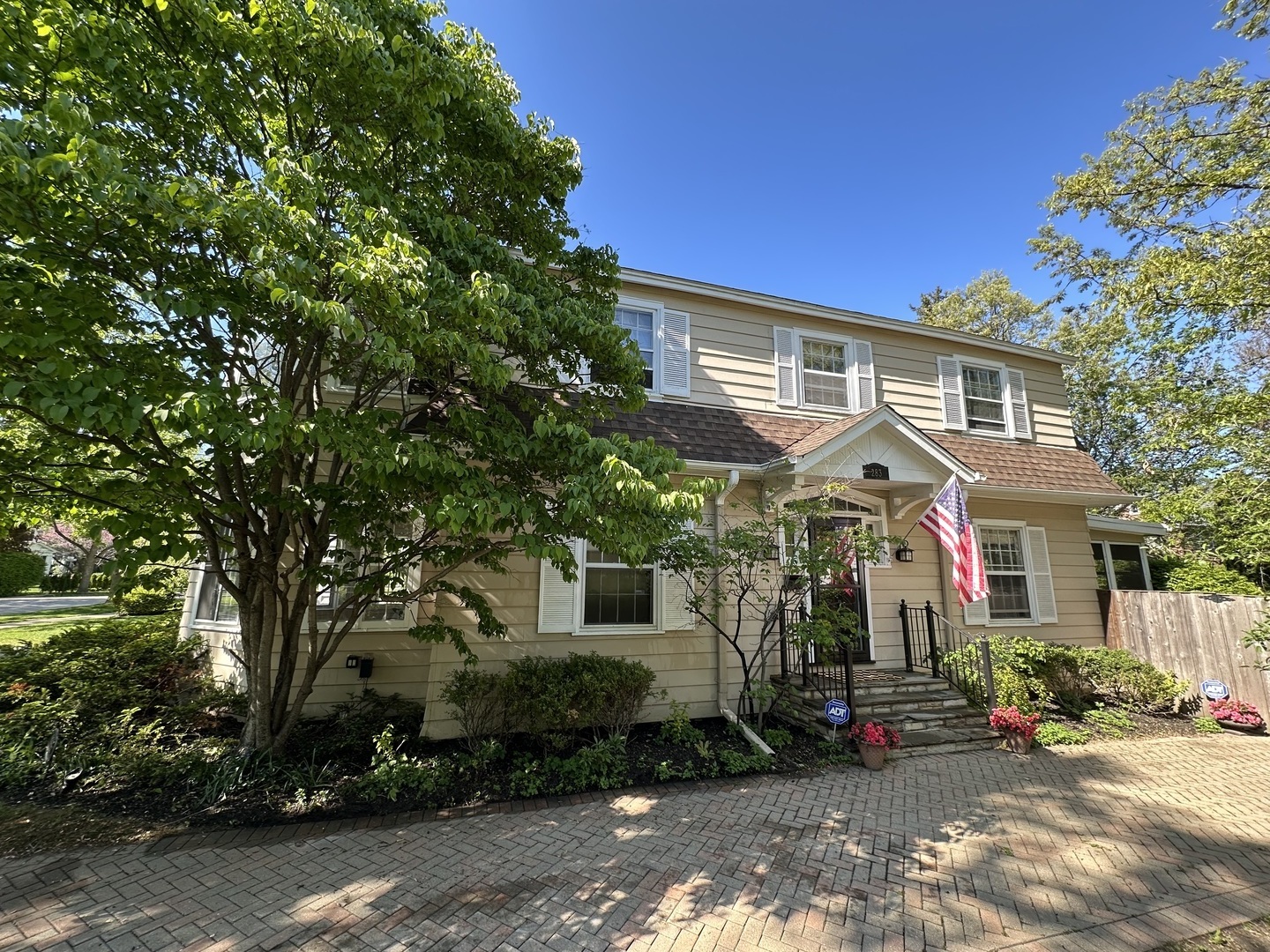 283 Ridge Avenue Winnetka, IL 60093 - Photo 1 of 23