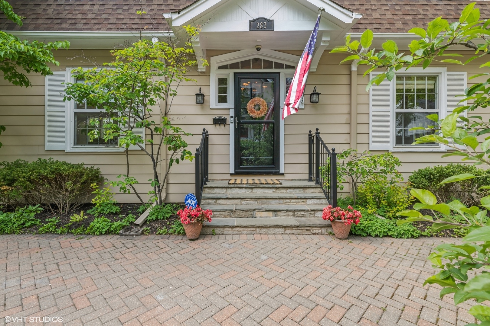 283 Ridge Avenue Winnetka, IL 60093 - Photo 2 of 23