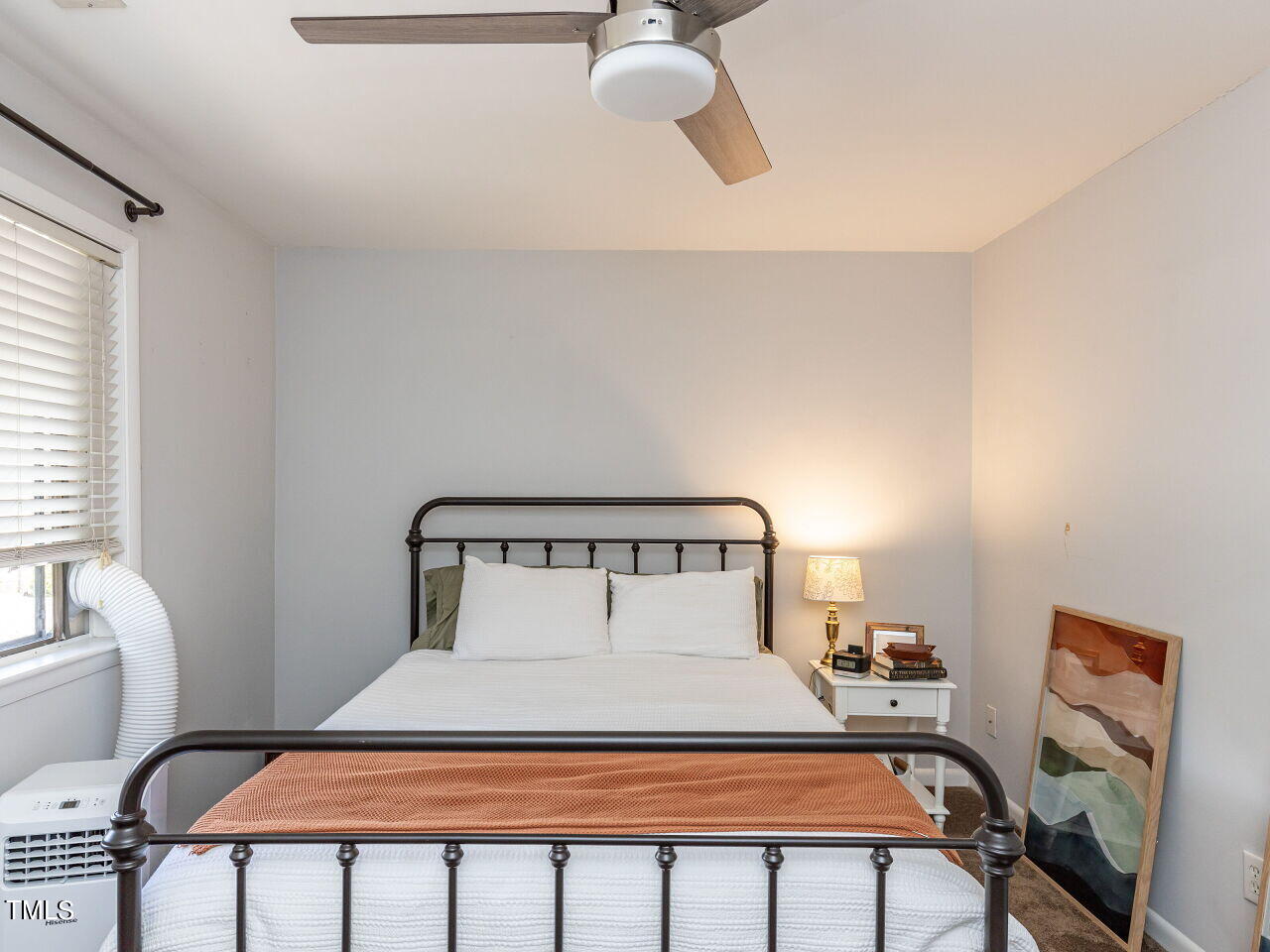 208 Oak Tree Drive Chapel Hill, NC 27517 - Photo 23 of 29 023-1280x960-front-bedroom