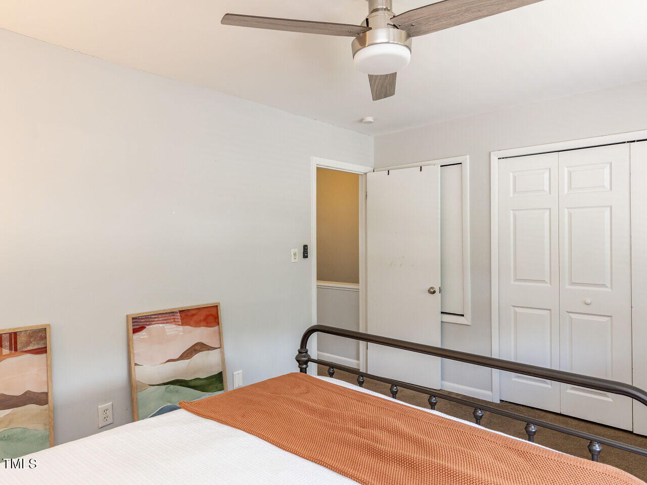 208 Oak Tree Drive Chapel Hill, NC 27517 - Photo 25 of 29 025-1280x960-front-bedroom