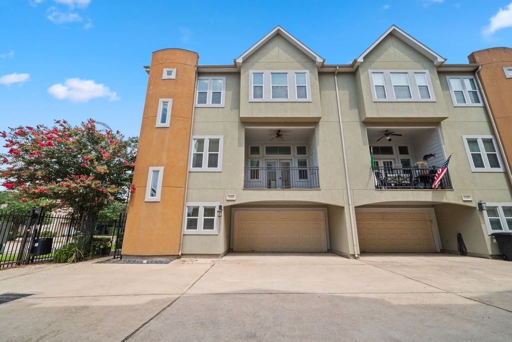 1128 West 26th Street Houston, TX 77008 - Photo 2 of 48