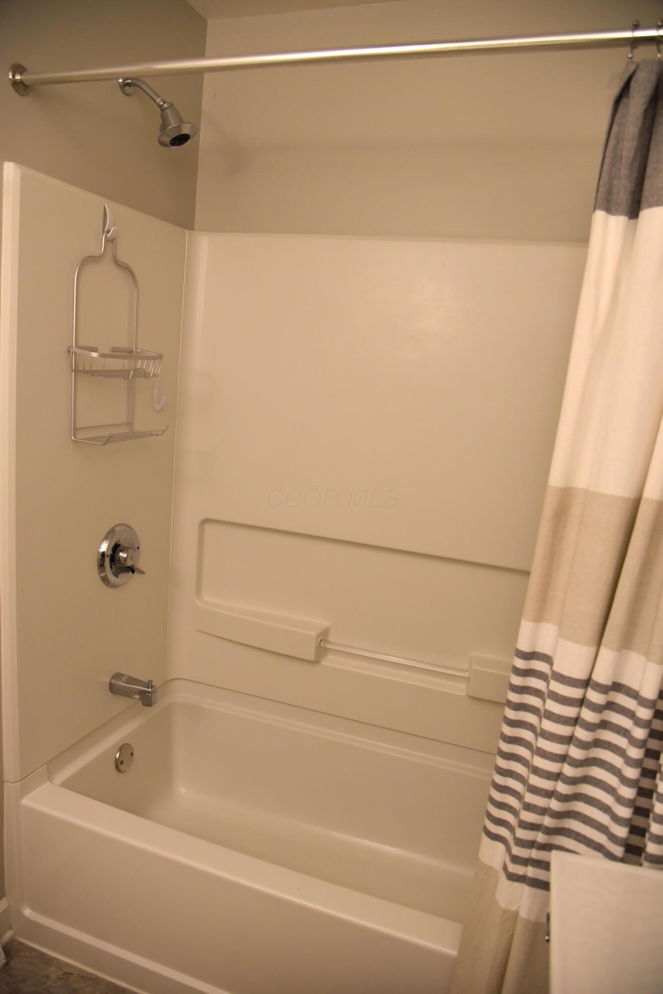 961 Lynbrook Road Columbus, OH 43235 - Photo 23 of 40 023