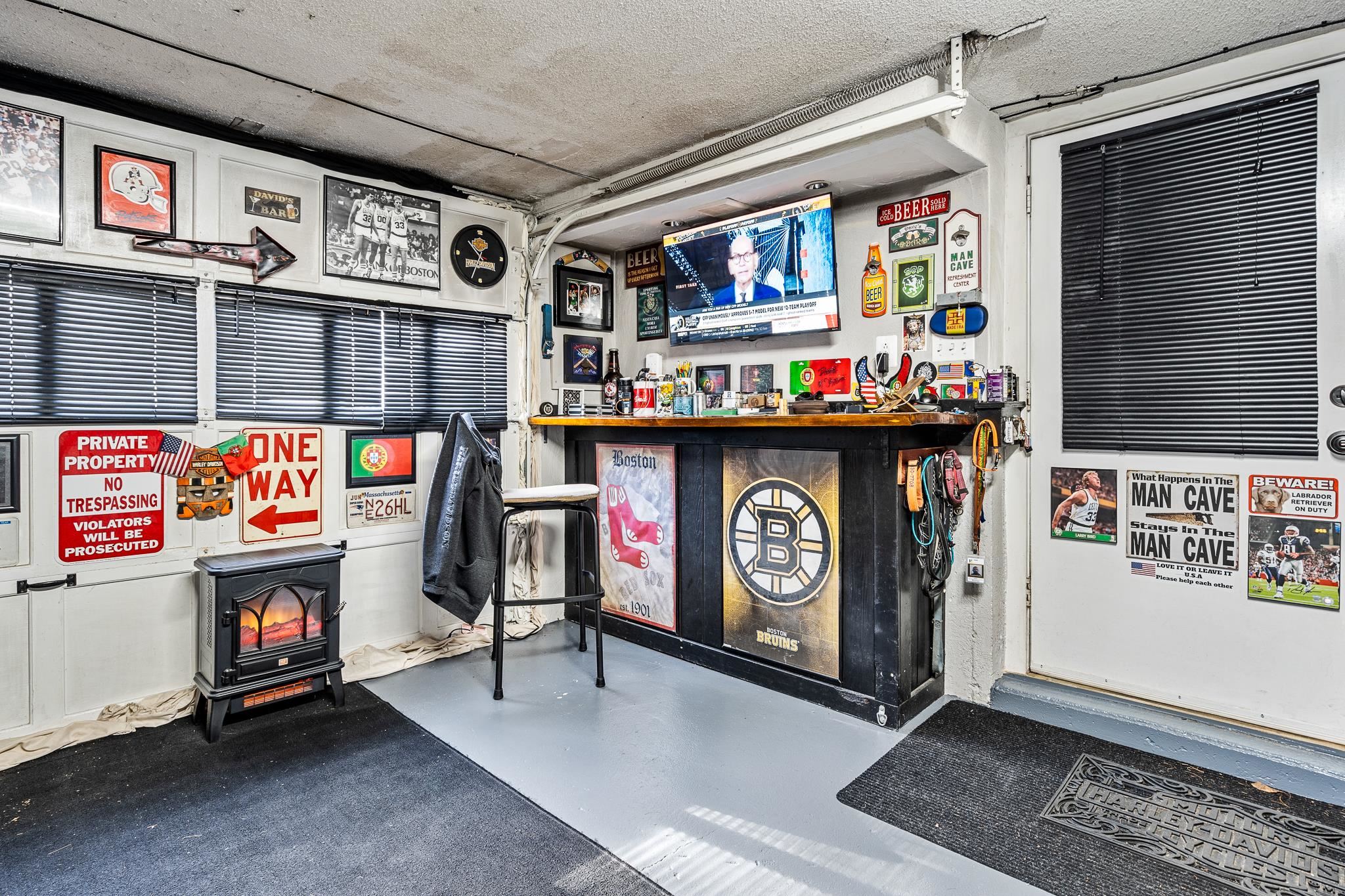 9 Heritage Road Pelham, NH 03076 - Photo 17 of 39