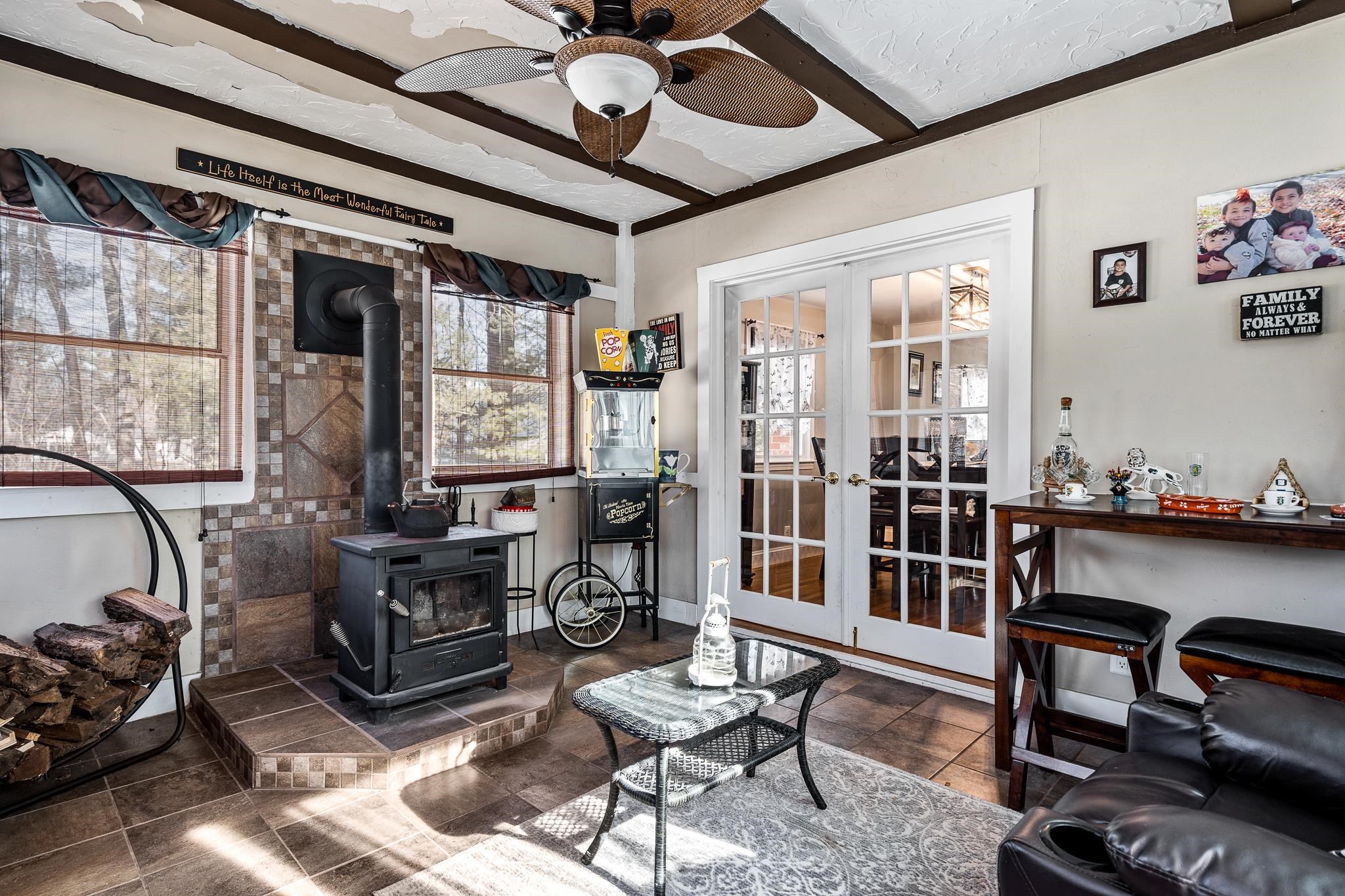 9 Heritage Road Pelham, NH 03076 - Photo 4 of 39