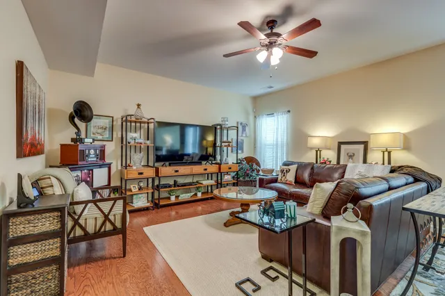 $519,900 | 1221 Scarcroft Lane, Nashville, TN 37221