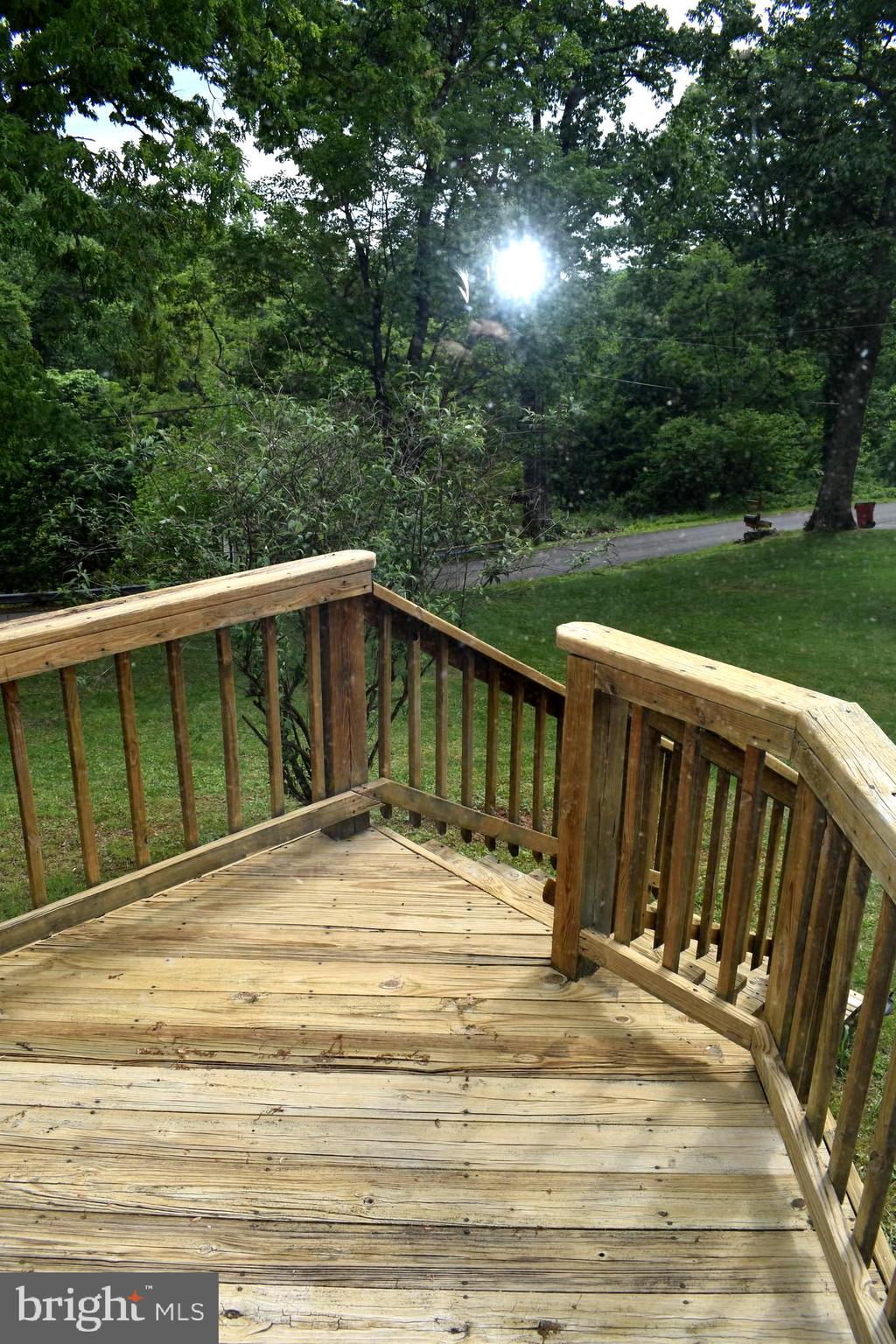 18166 Morgan Pine Road Knoxville, MD 21758 - Photo 18 of 69 Front Entry Deck/Porch