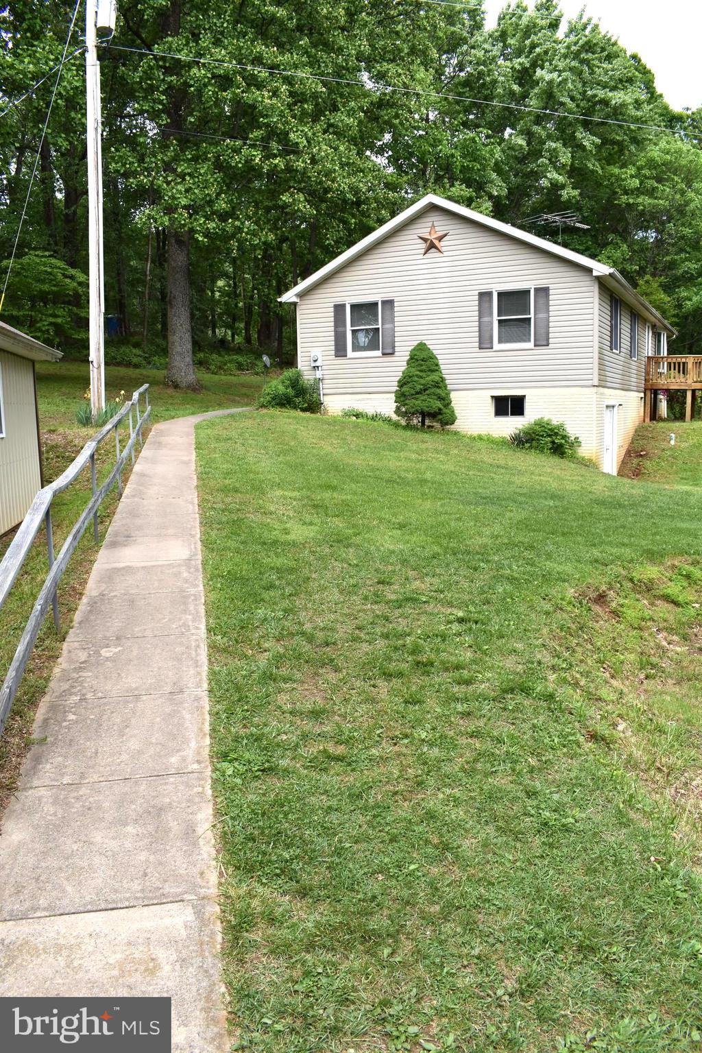 18166 Morgan Pine Road Knoxville, MD 21758 - Photo 61 of 69 Walkway to house