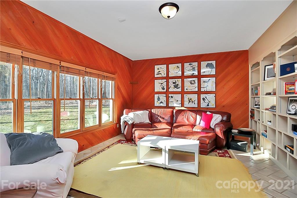 8229 Getalong Road Charlotte, NC 28213 - Photo 18 of 37 Gallery Image 18