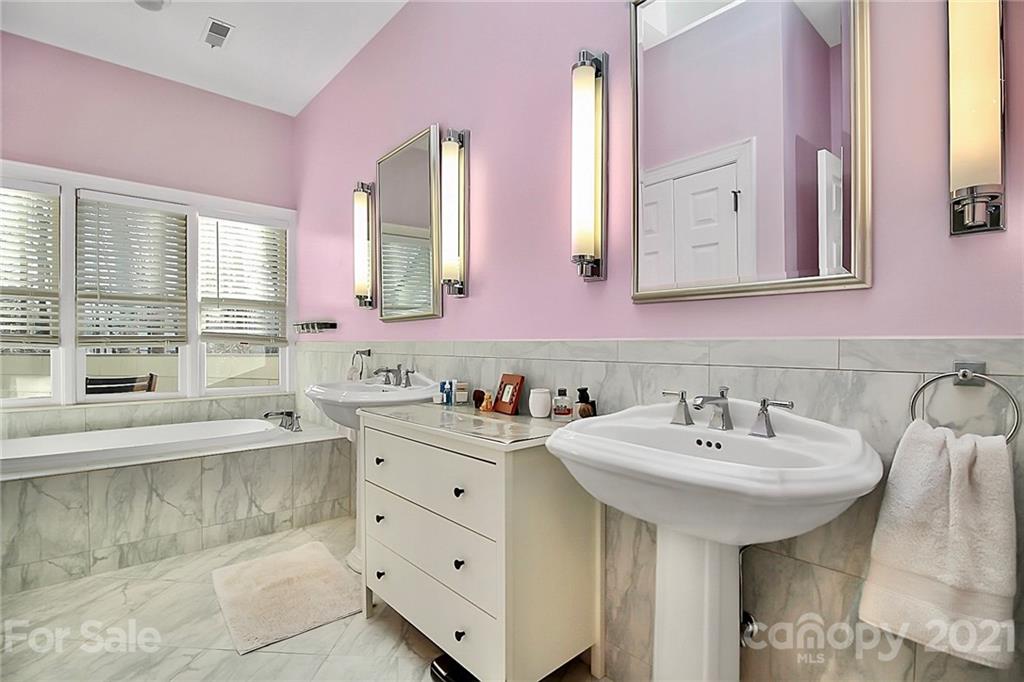 8229 Getalong Road Charlotte, NC 28213 - Photo 23 of 37 Gallery Image 23