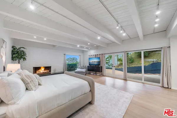 a outdoor view with a sitting space