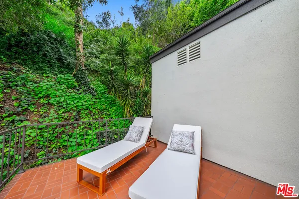 $14,000 | 9305 Beverlycrest Drive, Beverly Hills, CA 90210