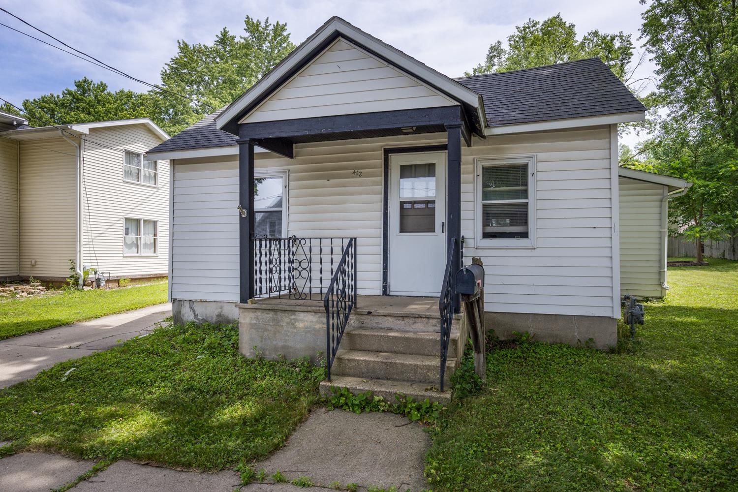 412 Clarence Street Fort Atkinson, WI 53538 - Photo 4 of 26